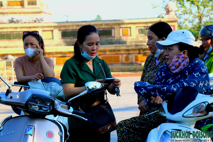 Gia đình vùng cao mượn thêm tiền xuống phố ở trọ, tiếp sức con thi tốt nghiệp THPT - Ảnh 7.