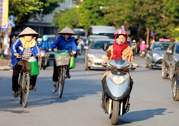 Đỉnh điểm đợt nắng nóng ngày mai có thể cao trên 41 độ C, kéo dài cả chục ngày - Ảnh 2. Đỉnh điểm đợt nắng nóng ngày mai có thể cao trên 41 độ C, kéo dài cả chục ngày - Ảnh 2.