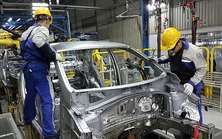 Từ 1/7, thuế trước bạ ô tô sản xuất, lắp ráp trong nước chính thức được giảm 50% - Ảnh 1.