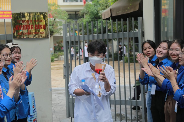 Thi tốt nghiệp THPT 2023: Thí sinh thở phào với đề Ngữ văn - Ảnh 5.