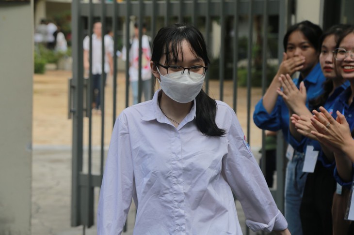 Thi tốt nghiệp THPT 2023: Thí sinh thở phào với đề Ngữ văn - Ảnh 3.