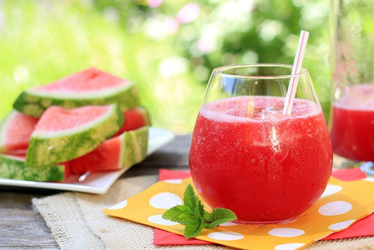 Mùa hè ăn dưa hấu không chỉ giải nhiệt, giảm cân, đẹp da mà còn tăng cường miễn dịch - Ảnh 4. Mùa hè ăn dưa hấu không chỉ giải nhiệt, giảm cân, đẹp da mà còn tăng cường miễn dịch - Ảnh 4.