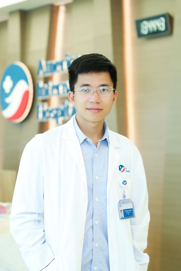 Bác sĩ Ngọc Trung: Những ca thẩm mỹ khó mang đến cho tôi nhiều cảm hứng hơn trong công việc - Ảnh 1. Bác sĩ Ngọc Trung: Những ca thẩm mỹ khó mang đến cho tôi nhiều cảm hứng hơn trong công việc - Ảnh 1.