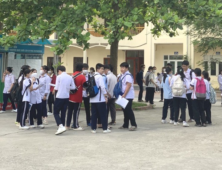 Sở GD&ĐT Hải Phòng nói gì về việc nữ sinh gặp nạn trong xe ô tô được đặc cách vào lớp 10? - Ảnh 1. Sở GD&ĐT Hải Phòng nói gì về việc nữ sinh gặp nạn trong xe ô tô được đặc cách vào lớp 10? - Ảnh 1.