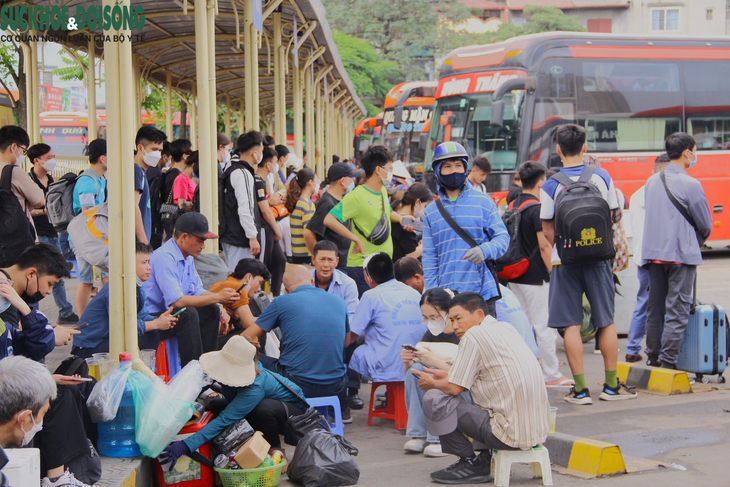 Thanh tra Sở GTVT sẽ chốt trực ngay tại bến nhằm kiểm soát hoạt động xe buýt - Ảnh 2. Thanh tra Sở GTVT sẽ chốt trực ngay tại bến nhằm kiểm soát hoạt động xe buýt - Ảnh 2.
