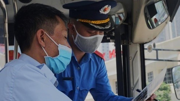 Thanh tra Sở GTVT sẽ chốt trực ngay tại bến nhằm kiểm soát hoạt động xe buýt - Ảnh 1. Thanh tra Sở GTVT sẽ chốt trực ngay tại bến nhằm kiểm soát hoạt động xe buýt - Ảnh 1.