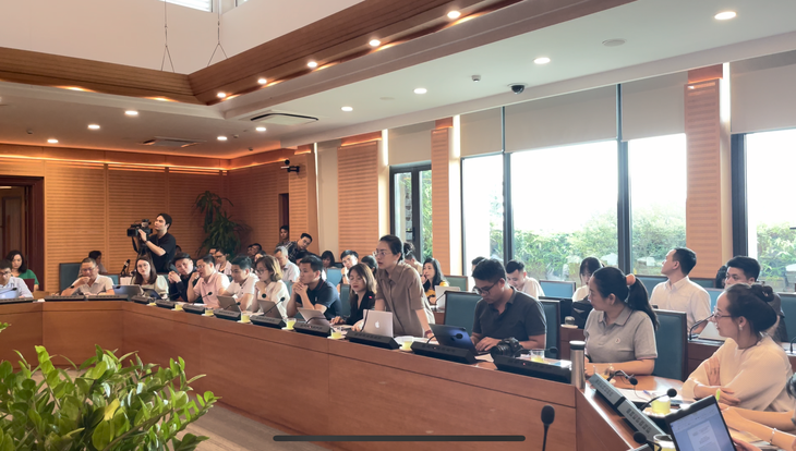 Dự án 'con đường đau khổ' ở Hà Nội khiến nhiều người, phương tiện 'gặp nạn' chính thức 'khơi thông' điểm nghẽn về vốn - Ảnh 2. Dự án 'con đường đau khổ' ở Hà Nội khiến nhiều người, phương tiện 'gặp nạn' chính thức 'khơi thông' điểm nghẽn về vốn - Ảnh 2.