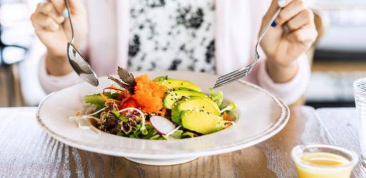 5 công thức salad mùa hè thanh mát và giàu dinh dưỡng - Ảnh 3.