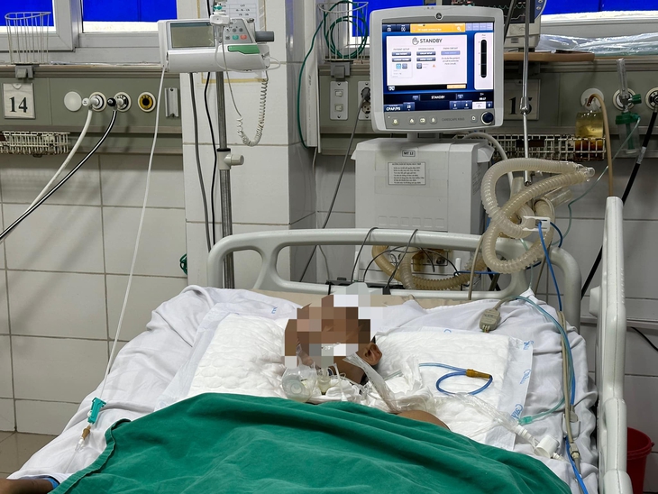 Gạch rơi vào ngón chân, nam thanh niên xuất hiện khó nói, cứng hàm và được phát hiện bị uốn ván - Ảnh 1. Gạch rơi vào ngón chân, nam thanh niên xuất hiện khó nói, cứng hàm và được phát hiện bị uốn ván - Ảnh 1.