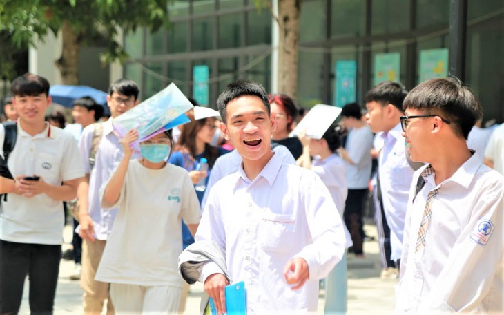Khi nào kỳ thi tốt nghiệp THPT sẽ được giao về địa phương tổ chức?