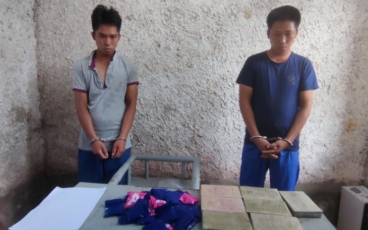 Hai anh em ruột vận chuyển 7 bánh heroin xuyên quốc gia
