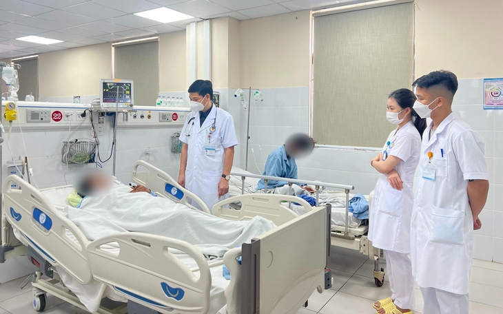 Hai mẹ con bị ngộ độc nguy kịch sau khi ăn thịt và trứng cóc
