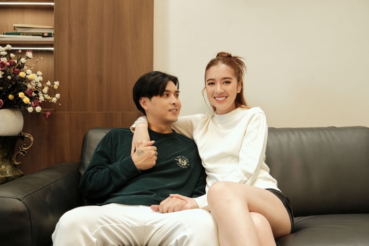 Vợ trẻ kém 17 tuổi 'bóc phốt' tật xấu của Hồ Quang Hiếu khi về sống chung - Ảnh 1. Vợ trẻ kém 17 tuổi 'bóc phốt' tật xấu của Hồ Quang Hiếu khi về sống chung - Ảnh 1.