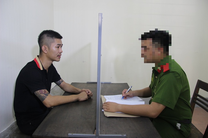 Thủ đoạn của ông trùm 9X điều hành đường dây cá độ bóng đá hơn 80 tỷ đồng - Ảnh 1.