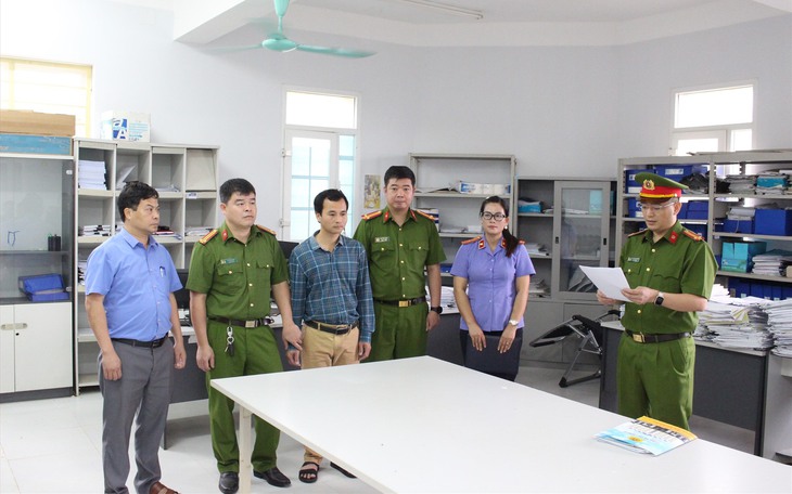 Khởi tố, bắt giam Phó Giám đốc Trung tâm của trường Đại học Tây Bắc