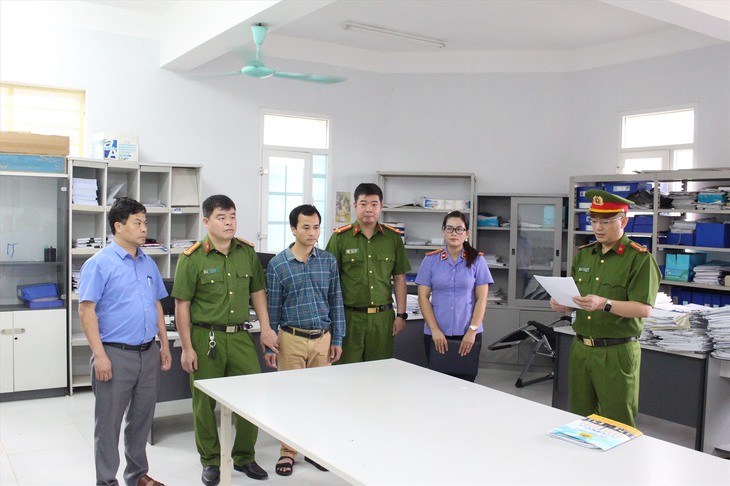 Khởi tố, bắt giam Phó Giám đốc Trung tâm của trường Đại học Tây Bắc - Ảnh 1.