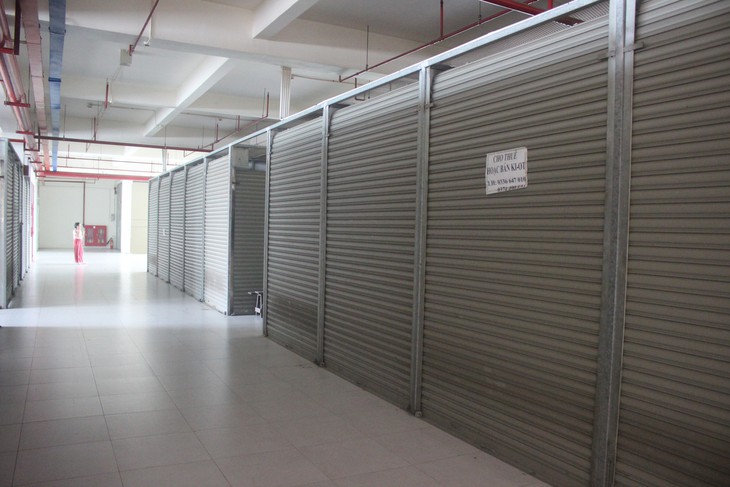 Chợ lớn nhất Khánh Hòa “đìu hiu”, hàng trăm lô – sạp chờ tiểu thương - Ảnh 12.