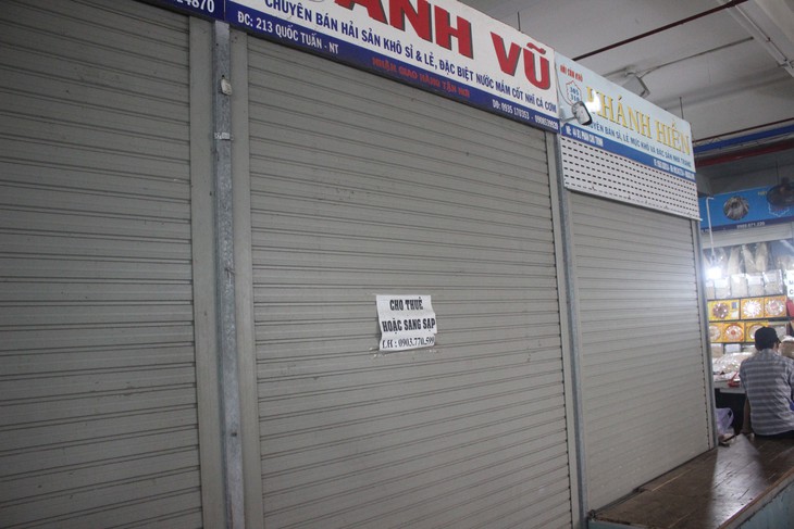 Chợ lớn nhất Khánh Hòa “đìu hiu”, hàng trăm lô – sạp chờ tiểu thương - Ảnh 4.