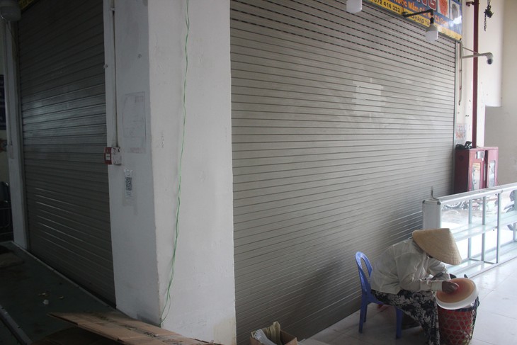 Chợ lớn nhất Khánh Hòa “đìu hiu”, hàng trăm lô – sạp chờ tiểu thương - Ảnh 5.