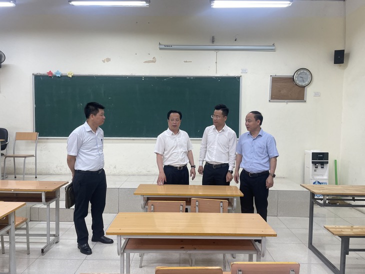 Hà Nội lên kịch bản cho mọi tình huống có thể xảy ra trong kỳ thi vào lớp 10 sắp tới - Ảnh 3. Hà Nội lên kịch bản cho mọi tình huống có thể xảy ra trong kỳ thi vào lớp 10 sắp tới - Ảnh 3.