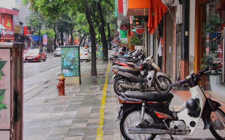 Hà Nội: 'Mục sở thị' những tuyến phố dự kiến sử dụng vỉa hè để kinh doanh