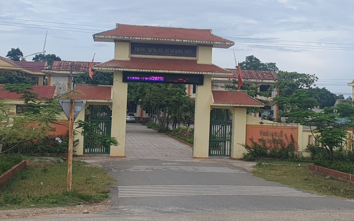 Quảng Bình: Nam sinh không thể dự thi vào lớp 10 vì bị bạn đánh phải nhập viện