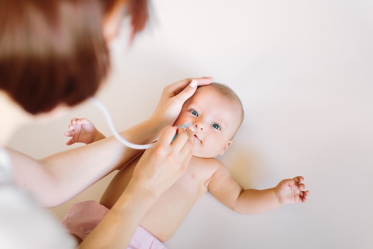 Trẻ bị nghẹt mũi, mẹ xử lý sao cho đúng cách? - Ảnh 3. Trẻ bị nghẹt mũi, mẹ xử lý sao cho đúng cách? - Ảnh 3.