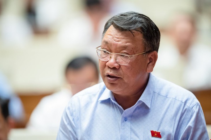 Thủ tướng Chính phủ trả lời chất vấn ĐBQH về chính sách đối với cán bộ y tế - Ảnh 1. Thủ tướng Chính phủ trả lời chất vấn ĐBQH về chính sách đối với cán bộ y tế - Ảnh 1.