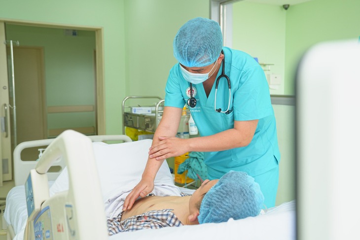 Nam thanh niên 29 tuổi bị sốc nhiệt tổn thương tạng ngay sau khi chạy bộ - Ảnh 1. Nam thanh niên 29 tuổi bị sốc nhiệt tổn thương tạng ngay sau khi chạy bộ - Ảnh 1.