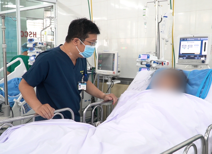 Đi hút mỡ bụng, người phụ nữ 50 tuổi bị hôn mê, mất 6 lít máu - Ảnh 1.