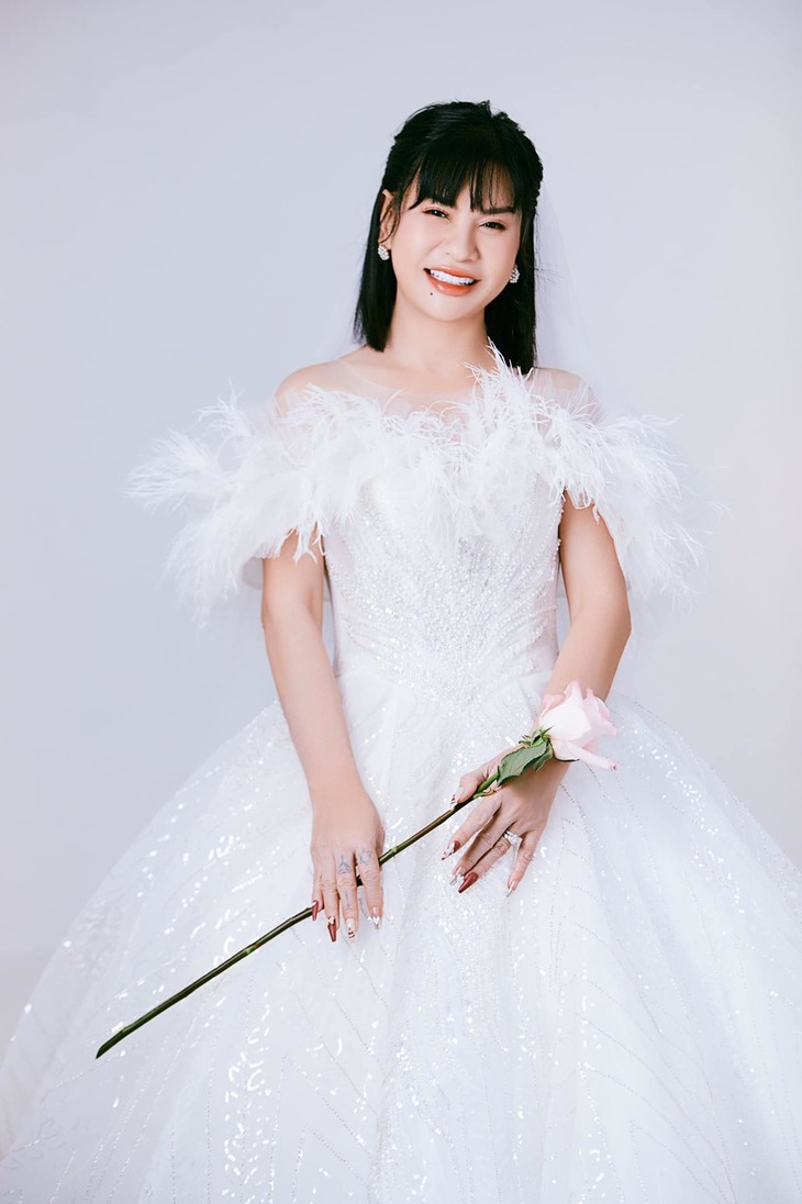 Từng nức nở khi chia tay Kiều Minh Tuấn, Cát Phượng tiết lộ đám cưới với bạn trai Việt kiều - Ảnh 2. Từng nức nở khi chia tay Kiều Minh Tuấn, Cát Phượng tiết lộ đám cưới với bạn trai Việt kiều - Ảnh 2.