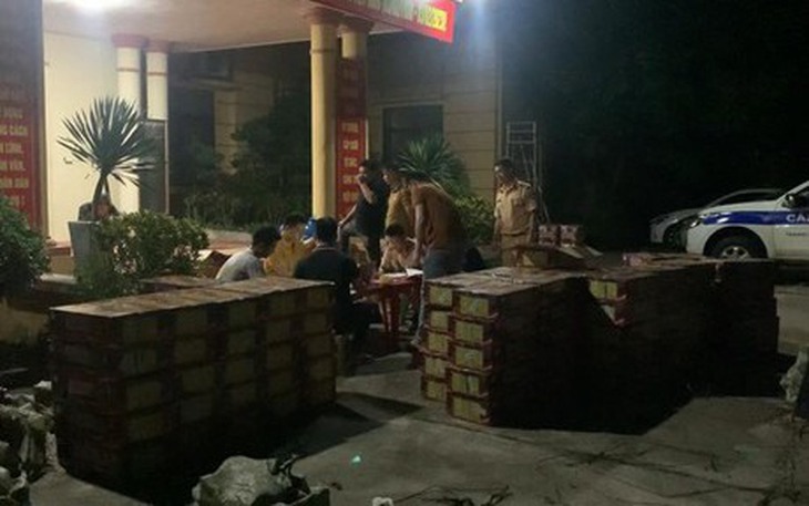 Bắt giữ hơn 1 tấn pháo nổ trái phép