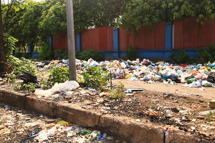 Hà Nội: Rác thải 'bủa vây' Cụm Công nghiệp Lai Xá - Ảnh 4. Hà Nội: Rác thải 'bủa vây' Cụm Công nghiệp Lai Xá - Ảnh 4.