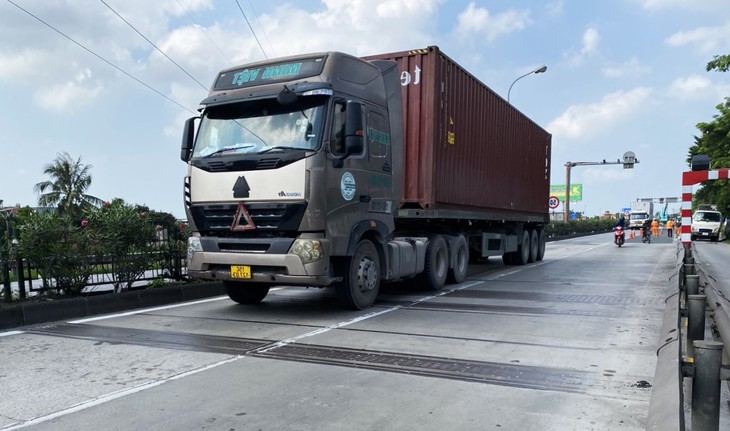 Nhân rộng hệ thống cân tải trọng tự động để "dứt điểm" xe quá tải - Ảnh 1. Nhân rộng hệ thống cân tải trọng tự động để "dứt điểm" xe quá tải - Ảnh 1.