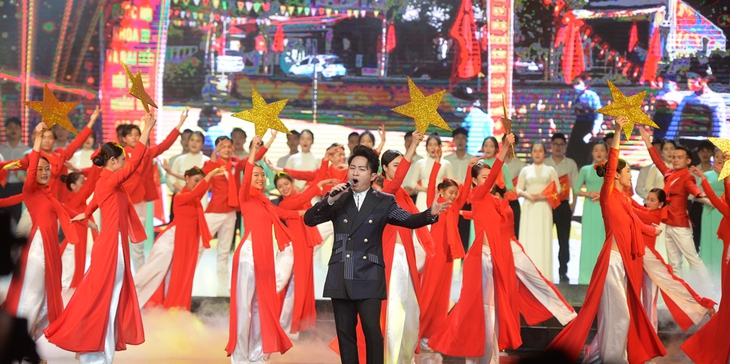 Giải Diên Hồng lần thứ nhất: Bám sát hơi thở cuộc sống, phản ánh tâm tư, nguyện vọng của cử tri và nhân dân - Ảnh 4. Giải Diên Hồng lần thứ nhất: Bám sát hơi thở cuộc sống, phản ánh tâm tư, nguyện vọng của cử tri và nhân dân - Ảnh 4.
