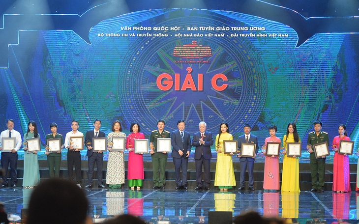 Giải Diên Hồng lần thứ nhất: Bám sát hơi thở cuộc sống, phản ánh tâm tư, nguyện vọng của cử tri và nhân dân
