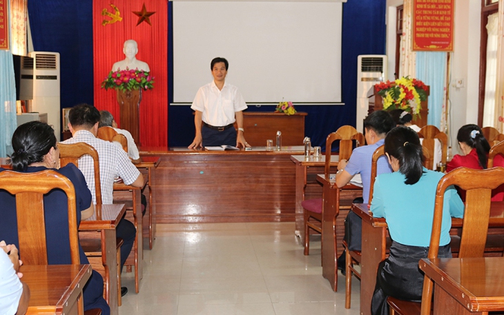 Vụ học sinh lớp 10 bị đánh đến nhập viện: Chủ tịch huyện chỉ đạo làm rõ và xử lý nghiêm - Ảnh 1. Vụ học sinh lớp 10 bị đánh đến nhập viện: Chủ tịch huyện chỉ đạo làm rõ và xử lý nghiêm - Ảnh 1.