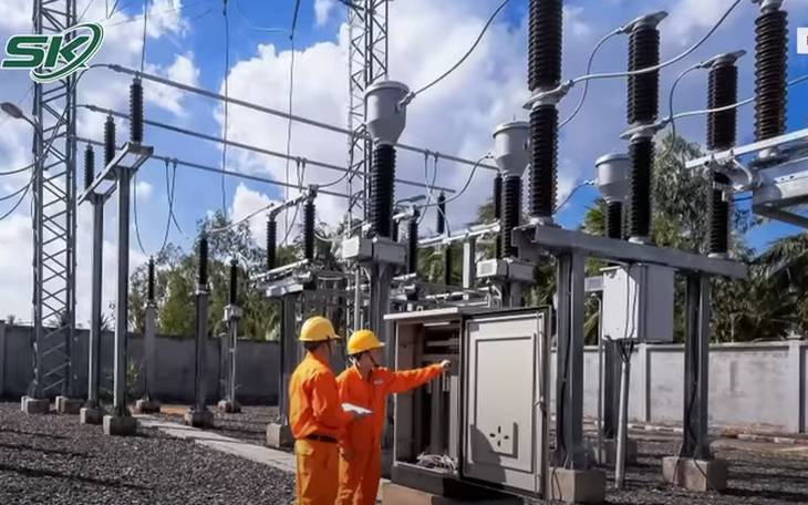 Nước thủy điện Hòa Bình đủ phát điện tới ngày 13/6, EVN giải thích về việc xin tăng giá điện