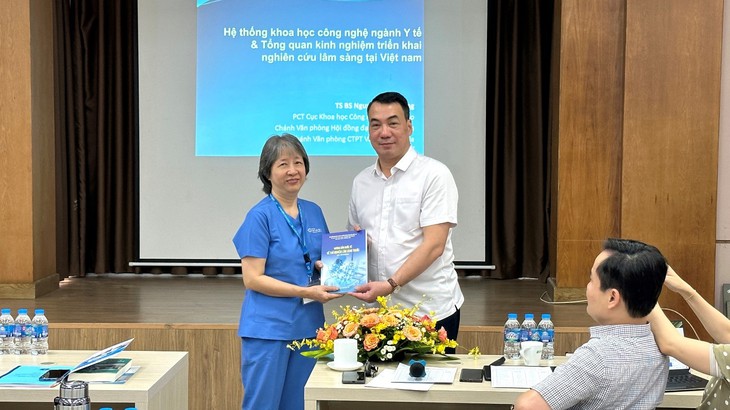 Bệnh viện Mắt Hà Nội 2 hướng tới chuẩn hoá quy trình nghiên cứu và thử nghiệm lâm sàng - Ảnh 1. Bệnh viện Mắt Hà Nội 2 hướng tới chuẩn hoá quy trình nghiên cứu và thử nghiệm lâm sàng - Ảnh 1.