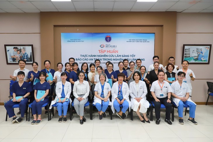 Bệnh viện Mắt Hà Nội 2 hướng tới chuẩn hoá quy trình nghiên cứu và thử nghiệm lâm sàng - Ảnh 2. Bệnh viện Mắt Hà Nội 2 hướng tới chuẩn hoá quy trình nghiên cứu và thử nghiệm lâm sàng - Ảnh 2.