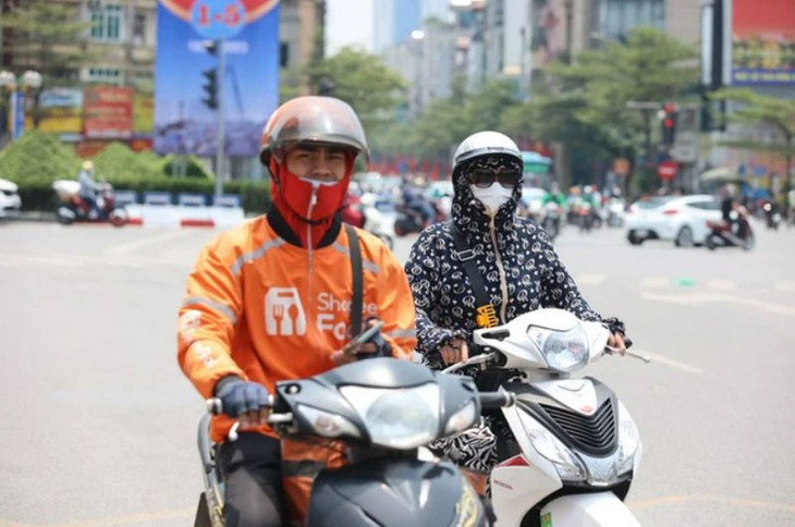 Nắng nóng tiếp tục kéo dài, miền Trung có thể sắp đón mưa cực lớn - Ảnh 2. Nắng nóng tiếp tục kéo dài, miền Trung có thể sắp đón mưa cực lớn - Ảnh 2.