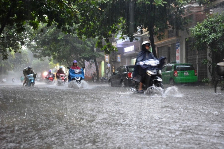 Đợt nắng nóng dài nhất sắp kết thúc, Bắc Bộ và Trung Bộ chuyển mưa dông dài ngày - Ảnh 2. Đợt nắng nóng dài nhất sắp kết thúc, Bắc Bộ và Trung Bộ chuyển mưa dông dài ngày - Ảnh 2.