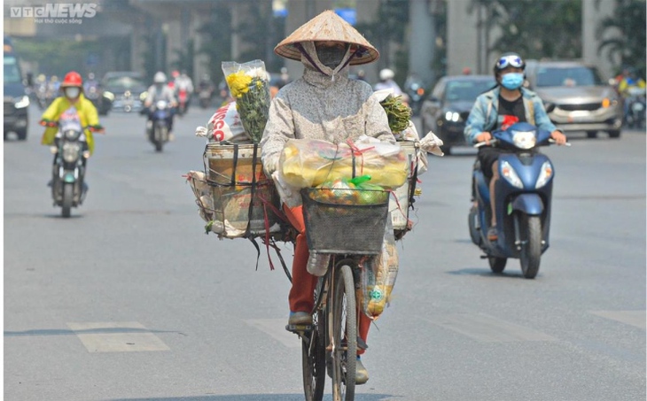 Đợt nắng nóng dài nhất năm ở Bắc Bộ và Trung Bộ còn kéo dài 2 ngày nữa - Ảnh 2. Đợt nắng nóng dài nhất năm ở Bắc Bộ và Trung Bộ còn kéo dài 2 ngày nữa - Ảnh 2.