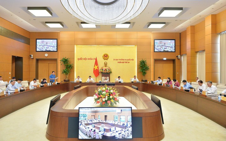 Sáng nay, Phiên họp thứ 24 của UBTVQH khai mạc, xem xét, cho ý kiến nhiều nội dung quan trọng