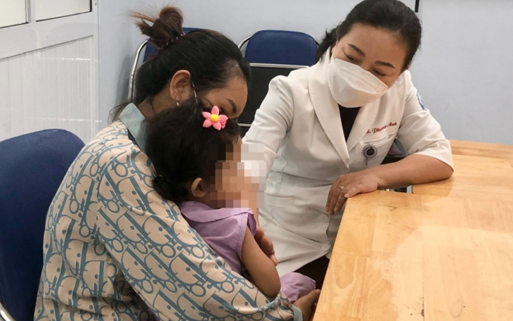 Mẹ nghĩ con 'ngực lõm' do gầy, đến tuổi dậy thì mới phát hiện con bị dị tật chèn ép tim, phổi - Ảnh 3.