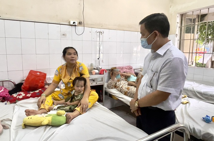 Bình Dương: Bệnh sốt xuất huyết giảm mạnh, nhưng tay chân miệng vẫn tăng - Ảnh 1.