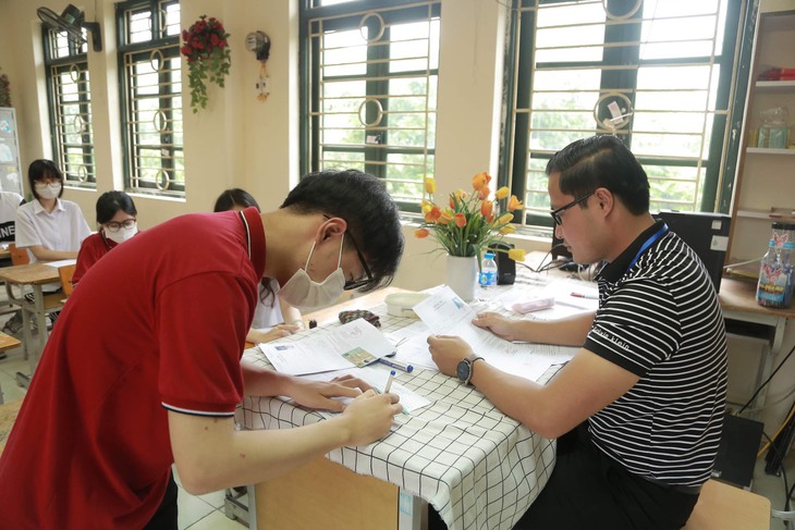 Lý do nhiều địa phương đã hoàn tất chấm thi tốt nghiệp THPT nhưng chưa công bố kết quả - Ảnh 2. Lý do nhiều địa phương đã hoàn tất chấm thi tốt nghiệp THPT nhưng chưa công bố kết quả - Ảnh 2.