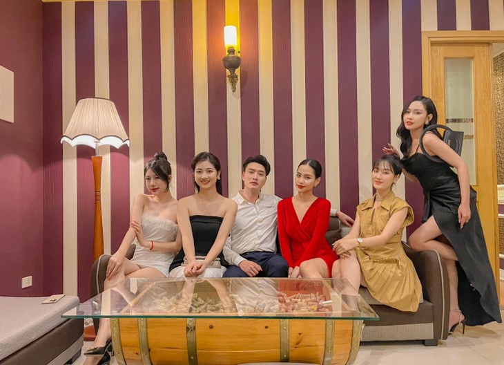 Bị nhận xét có gương mặt 'bỉ ổi', Trọng Lân bất ngờ nhắn nhủ bố mẹ vợ tương lai - Ảnh 1.