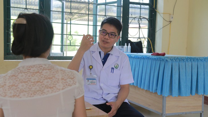 Đưa thầy thuốc về vùng sâu, vùng xa khám bệnh miễn phí - Ảnh 9.