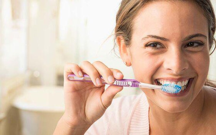 Đánh răng trước khi đi ngủ giúp phòng ngừa bệnh tim mạch